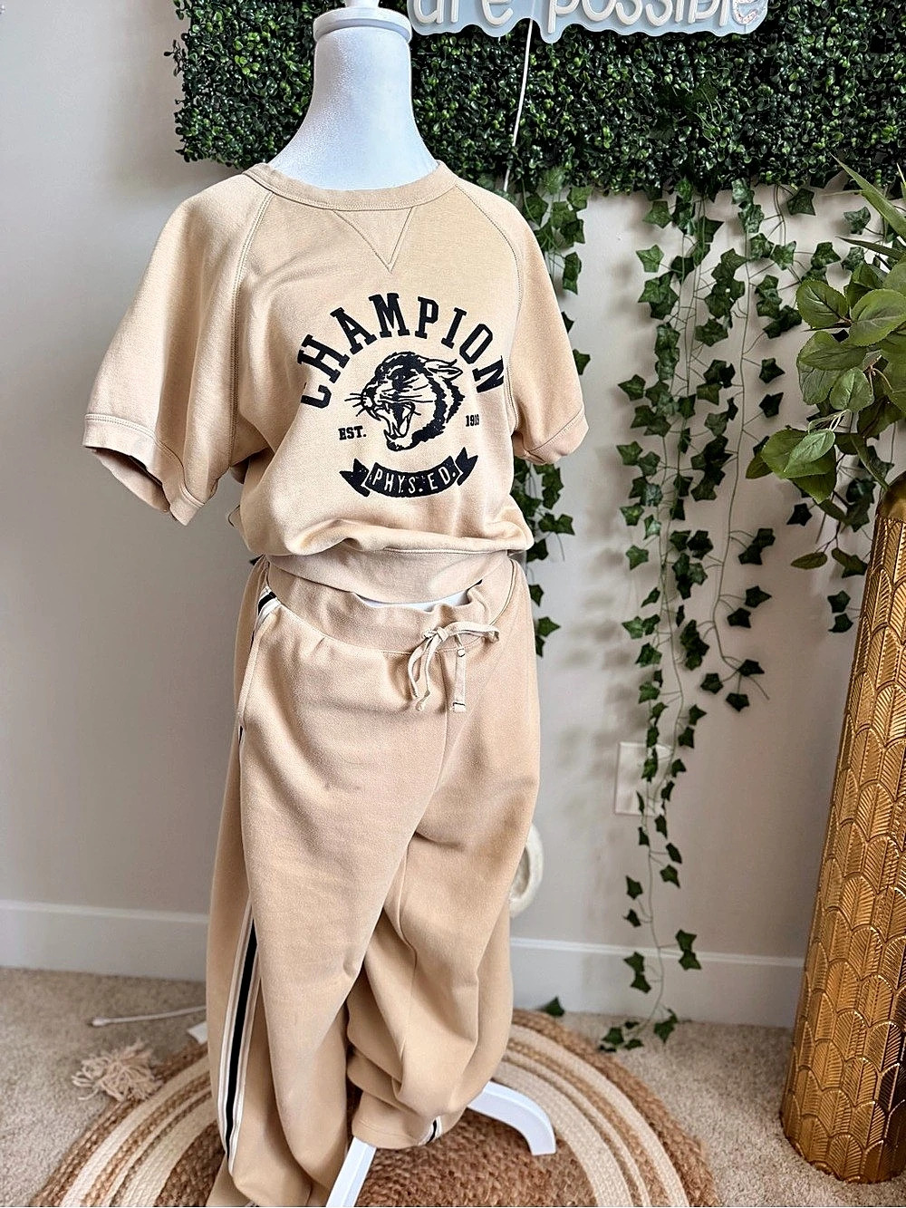 Champion Womens Matching Set Beige Size Medium (8)